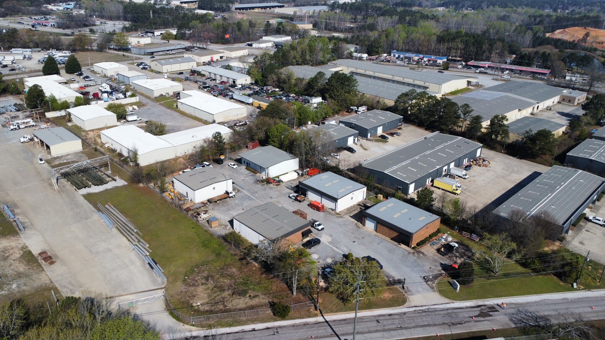 Farmer Rd Business Park portefeuille de 5 biens à vendre sur LoopNet.fr Photo principale– Image 1 sur 15
