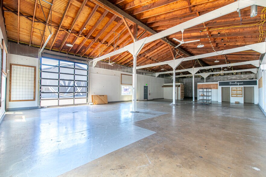 4761 Lancaster Dr NE, Salem, OR à louer - Photo de l’immeuble – Image 3 sur 11
