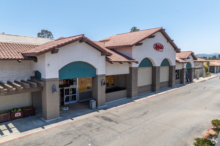 1500-1530 N Moorpark Rd, Thousand Oaks, CA à vendre - Photo principale – Image 1 sur 7