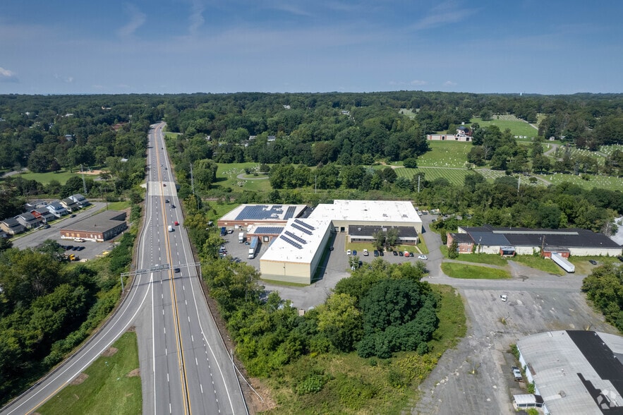 12 Elmwood Rd, Menands, NY à louer - Aérien – Image 2 sur 12