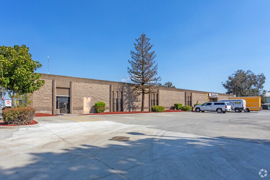 2645 S Chestnut Ave, Fresno, CA à louer - Photo de l’immeuble – Image 2 sur 5