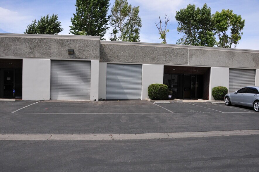 19145 Parthenia St, Northridge, CA à louer - Photo de l’immeuble – Image 1 sur 4