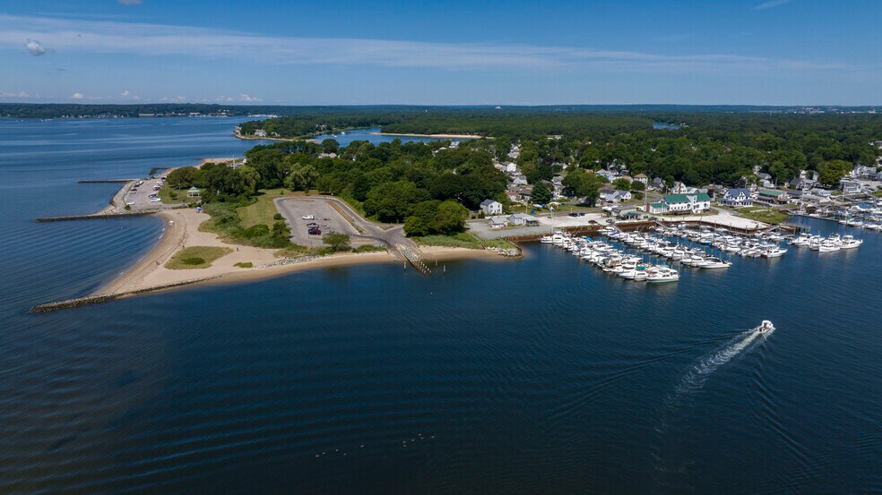 36 Bay Ave, Warwick, RI à vendre - Photo de l’immeuble – Image 2 sur 12