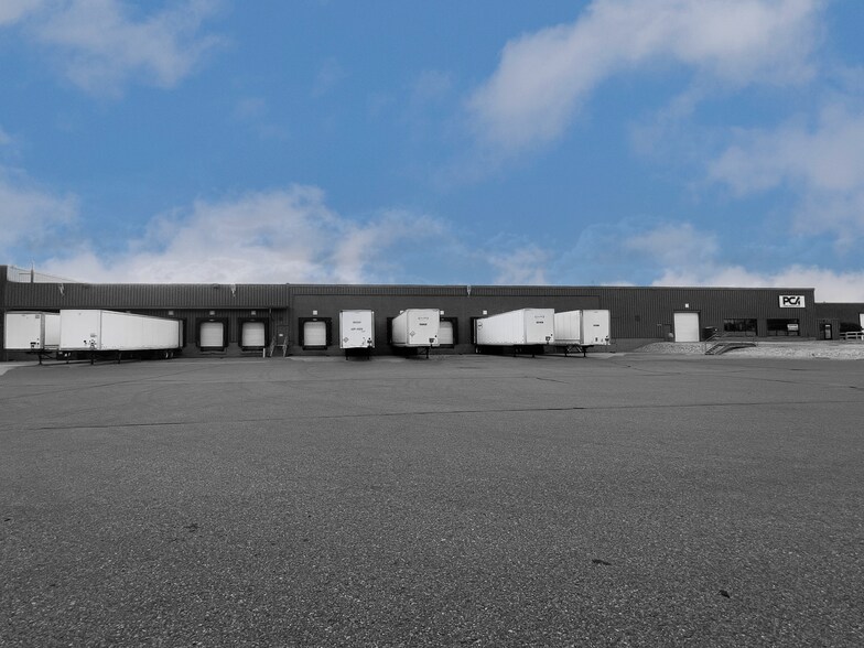 31774-31778 Enterprise Dr, Livonia, MI à louer - Photo de l’immeuble – Image 2 sur 21