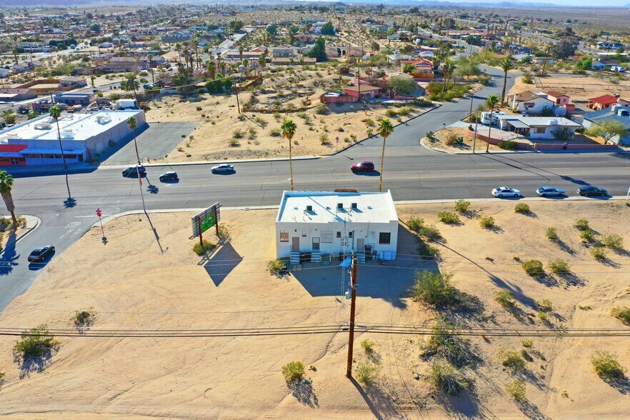 5823 Adobe Rd, Twentynine Palms, CA à vendre - Photo de l’immeuble – Image 3 sur 10