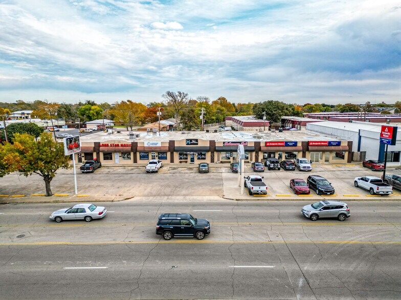 929-941 Lake Air Dr, Waco, TX à louer - Photo de l’immeuble – Image 2 sur 7