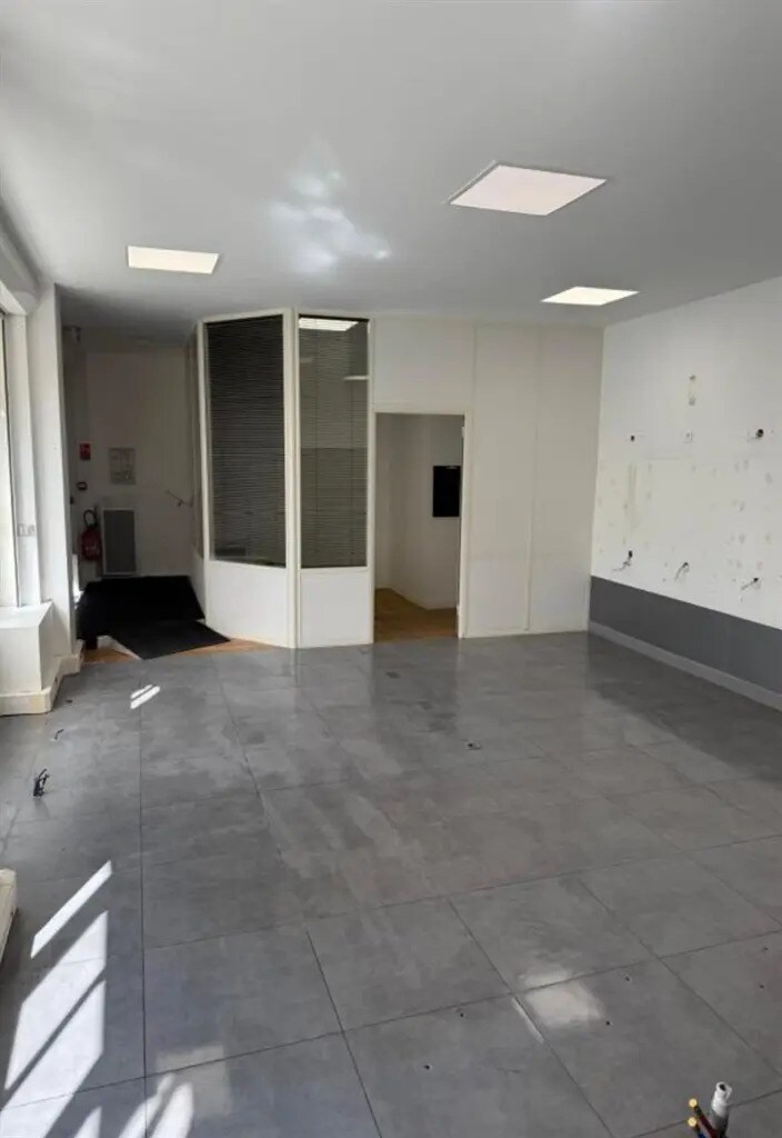 Local commercial dans Paris à louer Photo intérieure– Image 1 sur 7