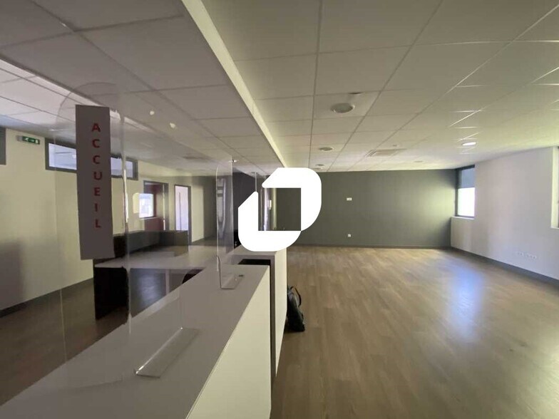 Bureau dans Bordeaux à louer - Photo de l’immeuble – Image 2 sur 22
