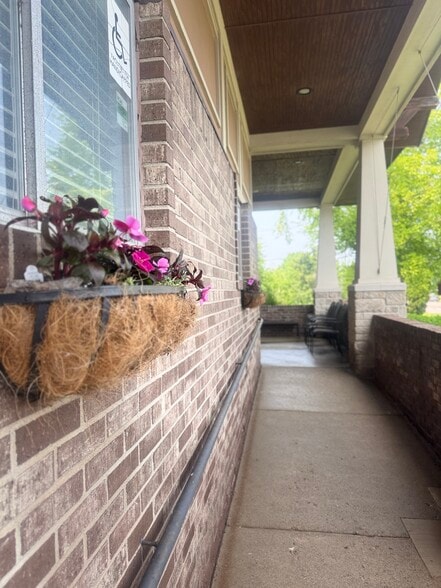 2400 Union Lake Rd, Commerce Township, MI à vendre - Photo de l’immeuble – Image 3 sur 15