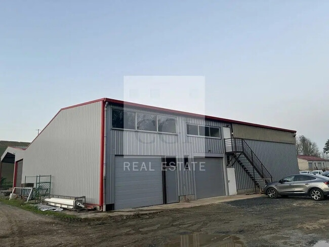 Plus de détails pour Bureau, Local d'activités à louer