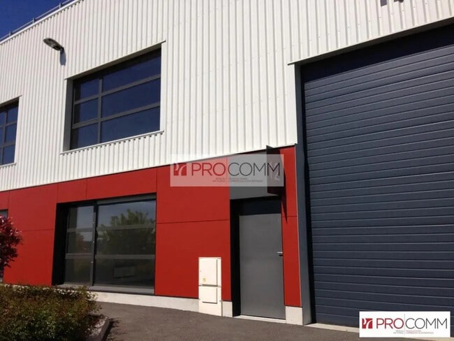 Plus de détails pour Local d'activités à louer