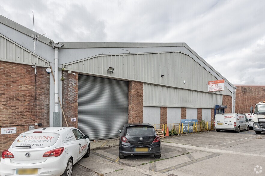 1-6 Cater Rd, Bristol à louer - Photo principale – Image 2 sur 8