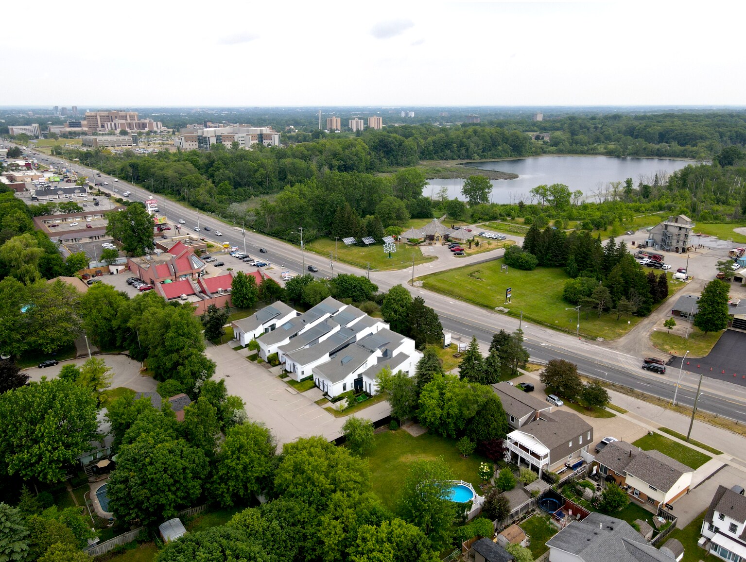743 Wellington Rd, London, ON à louer Photo principale– Image 1 sur 6