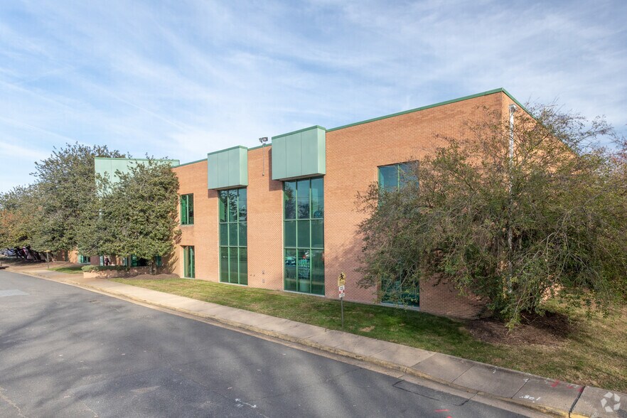 7001 Loisdale Rd, Springfield, VA à louer - Photo principale – Image 1 sur 3