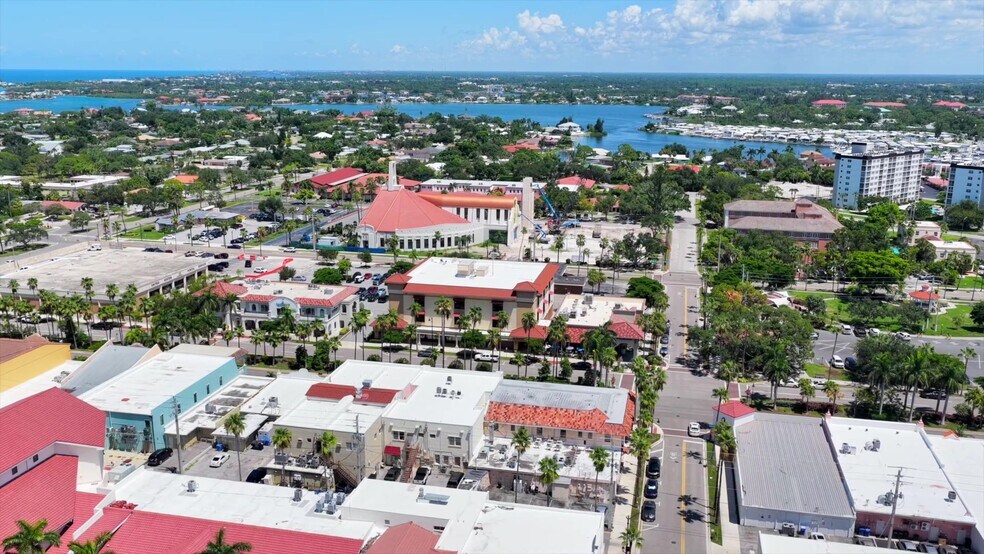 304 W Venice Ave, Venice, FL à louer - Aérien – Image 3 sur 11