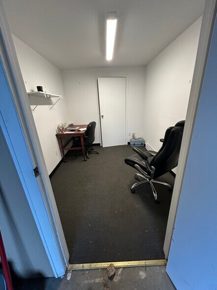 4 Vatrano Rd, Albany, NY à louer - Photo de l’immeuble – Image 2 sur 4