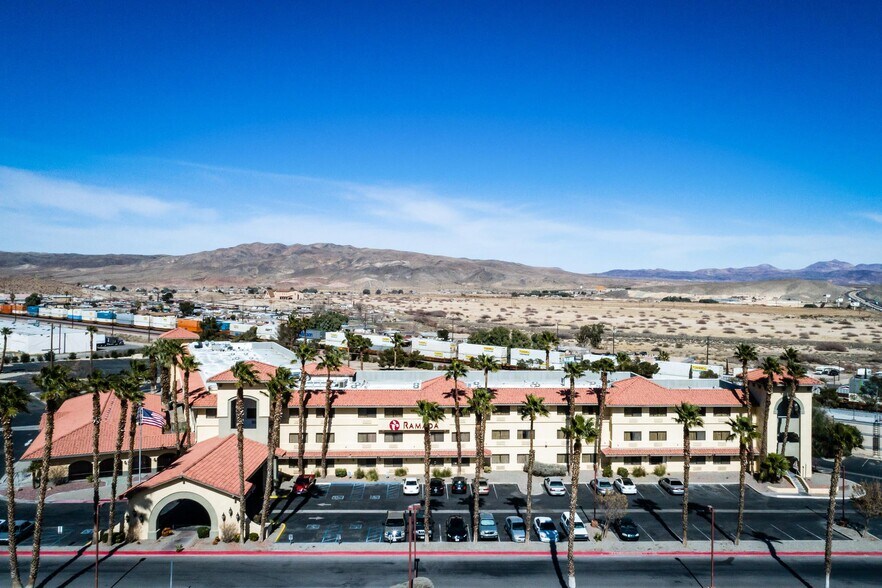 1511 E Main St, Barstow, CA à vendre - Photo de l’immeuble – Image 2 sur 10