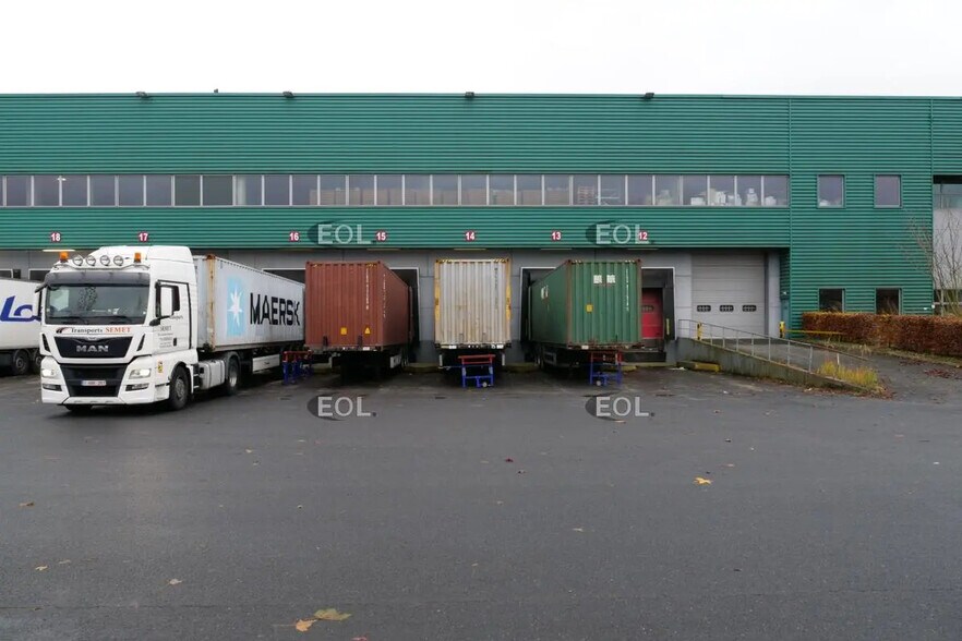 Industriel/Logistique dans Lauwin-Planque à louer - Photo de l’immeuble – Image 2 sur 5