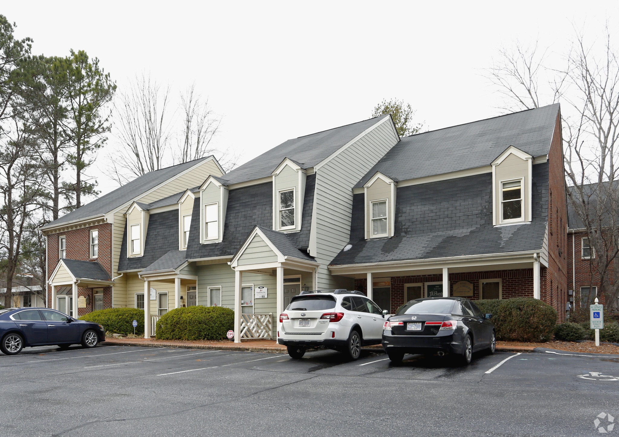 4002 Barrett Dr, Raleigh, NC à vendre Photo principale– Image 1 sur 10