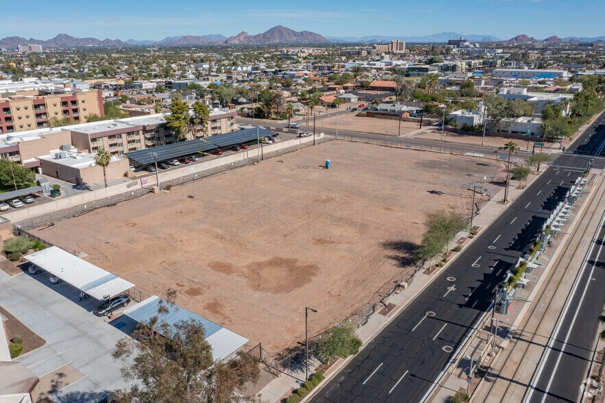 1140 E Washington St, Phoenix, AZ à louer - Photo principale – Image 1 sur 9
