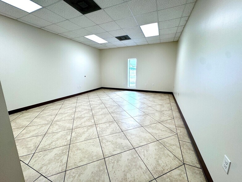 2230 Pansy St, Pasadena, TX à louer - Photo de l’immeuble – Image 2 sur 7