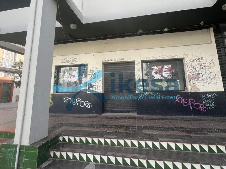 Local commercial dans Dos Hermanas, Sevilla à vendre - Photo de l’immeuble – Image 1 sur 17