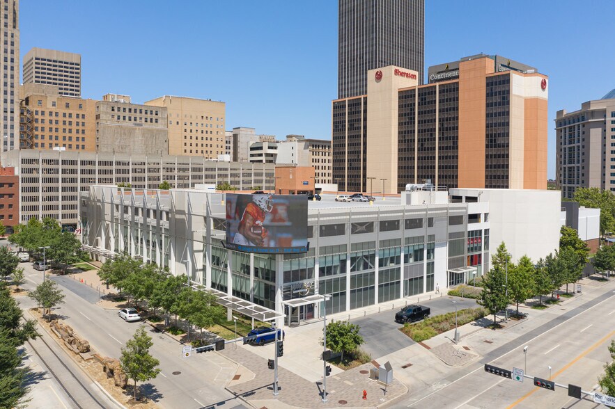 100 W Main St, Oklahoma City, OK à louer - Photo de l’immeuble – Image 3 sur 9