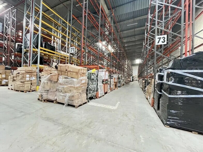 Industriel/Logistique dans Croissy-Beaubourg à louer - Photo de l’immeuble – Image 2 sur 9