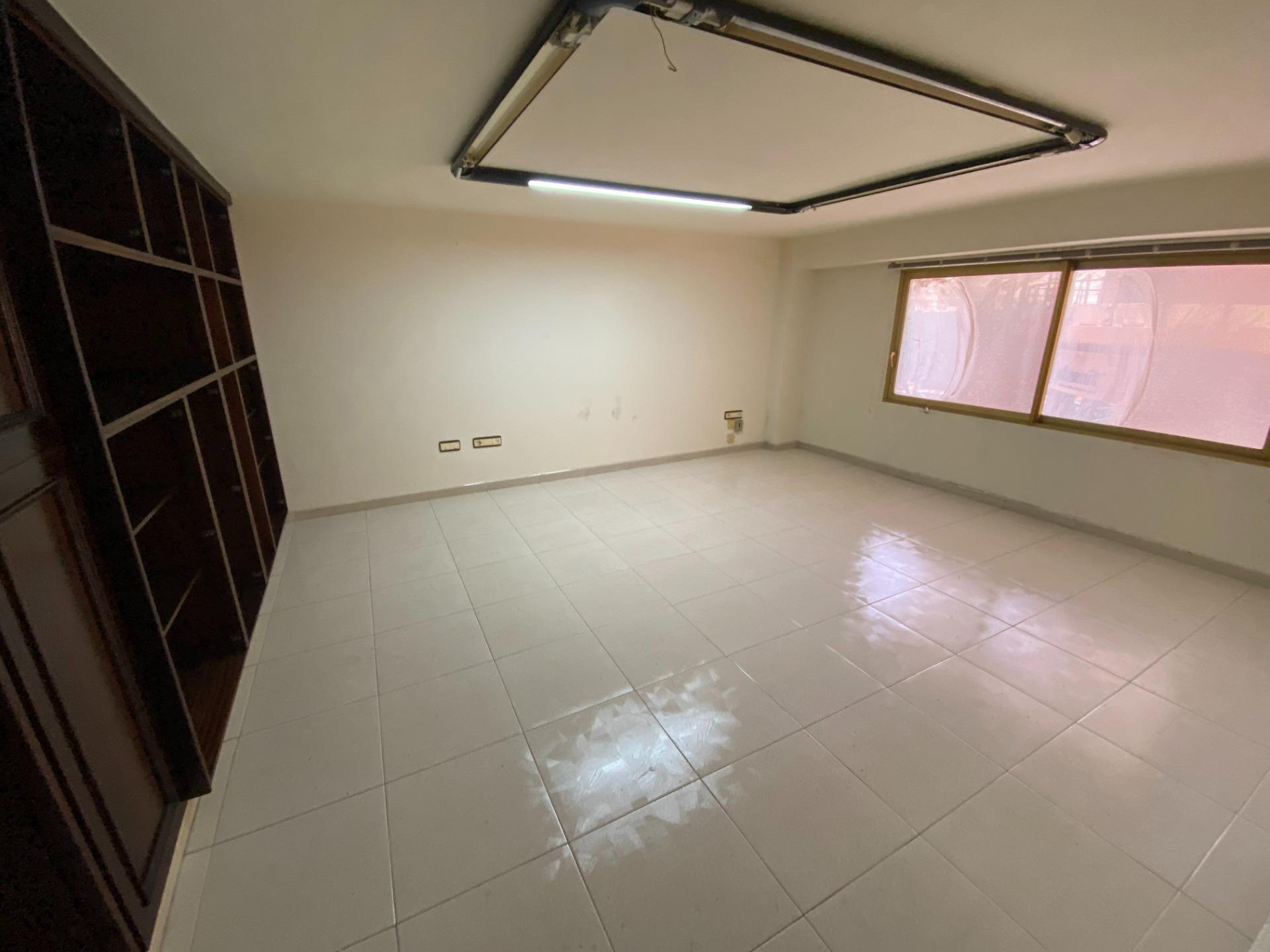 Bureau dans Alzira, Valencia à vendre Photo de l’immeuble– Image 1 sur 26