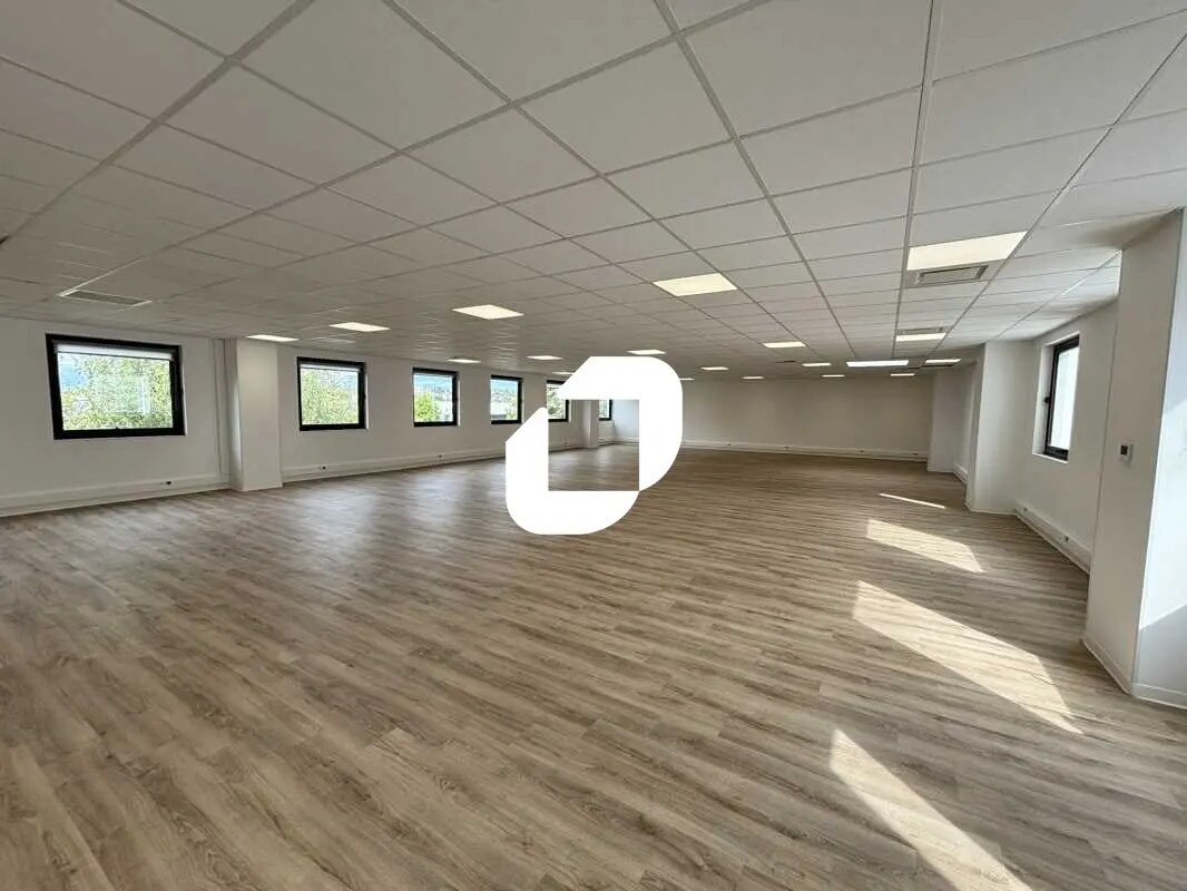 Bureau dans Limonest à louer Photo de l’immeuble– Image 1 sur 17