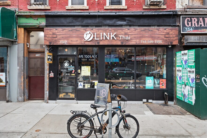 756 Grand St, Brooklyn, NY à louer - Photo de l’immeuble – Image 2 sur 11