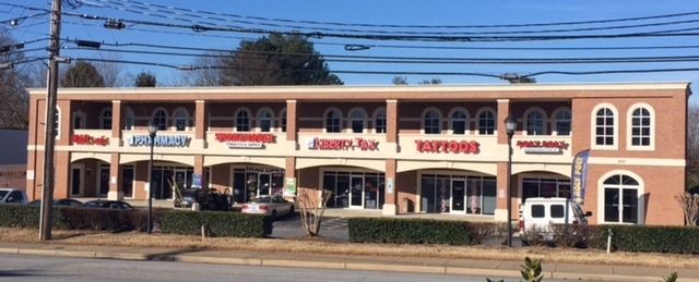 300 Jonestown Rd, Winston-Salem, NC à louer Photo de l’immeuble– Image 1 sur 2