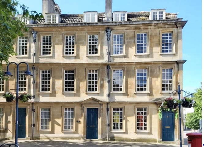 11-11a Kingsmead Sq, Bath à louer - Photo principale – Image 1 sur 9