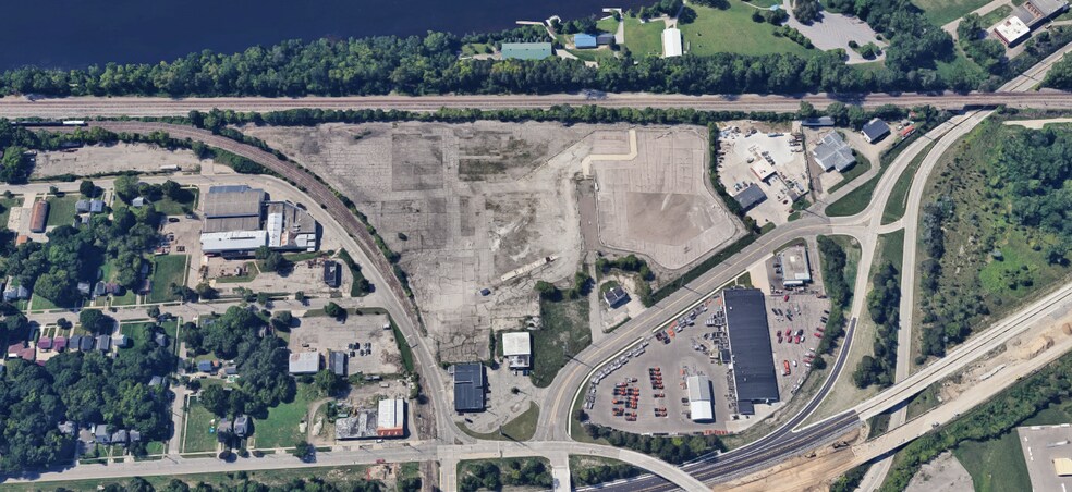 800 Warren ave, Lansing, MI à louer - Photo de l’immeuble – Image 3 sur 5