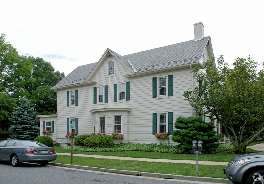 505 Baltimore Ave, Towson, MD à louer - Photo de l’immeuble – Image 2 sur 5