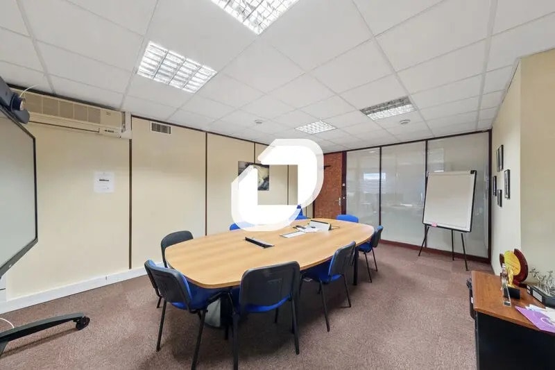 Bureau dans Saint-Ouen-sur-Seine à vendre - Photo intérieure – Image 2 sur 4