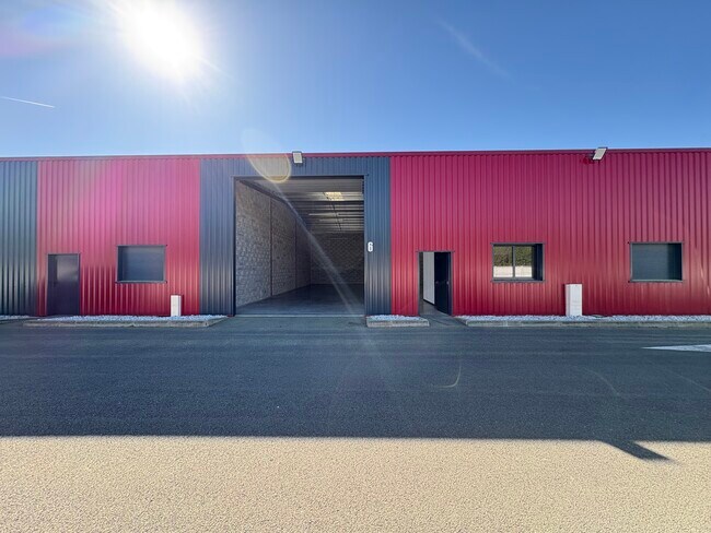 Plus de détails pour 503 Rue André Marie Ampère, Saint-Jean-d'Illac - Local d'activités à louer