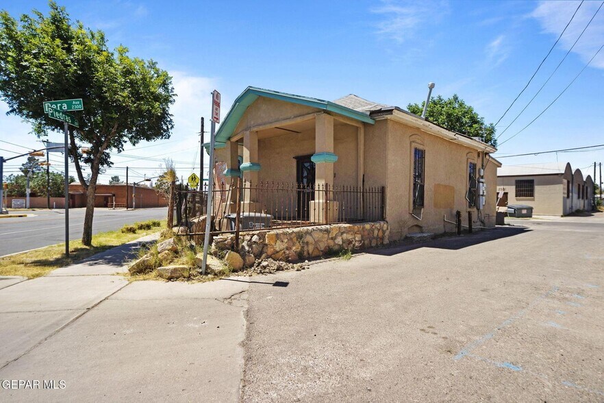 211 S Piedras, El Paso, TX à vendre - Photo de l’immeuble – Image 2 sur 8