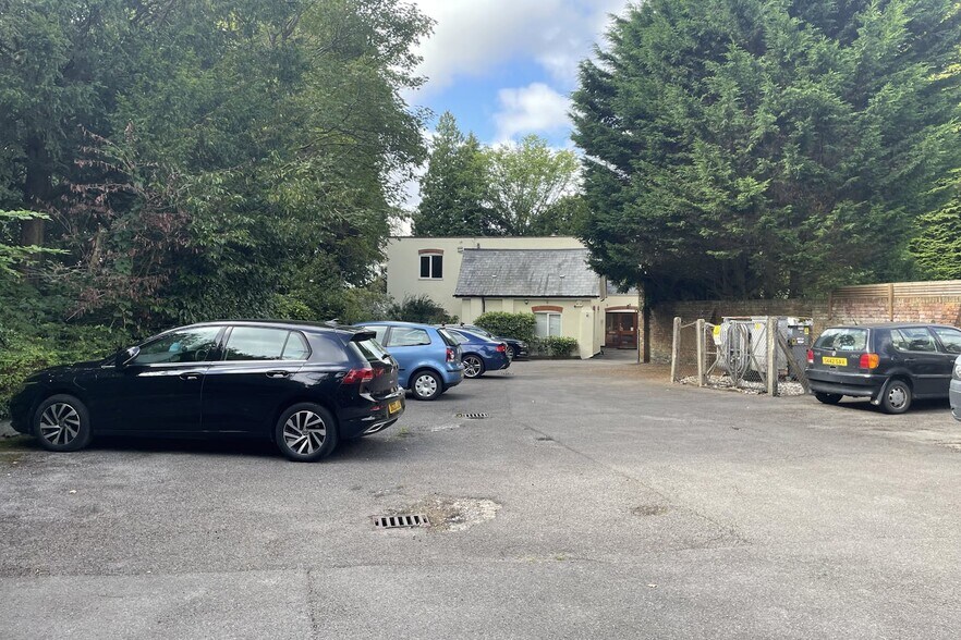 Pebble Close, Tadworth à louer - Photo de l’immeuble – Image 2 sur 33