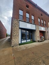 26 W Broadway St, Shelbyville, IN à louer Photo de l’immeuble– Image 2 sur 6