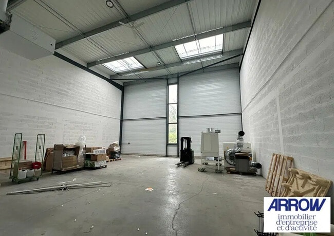 Plus de détails pour Local d'activités à louer