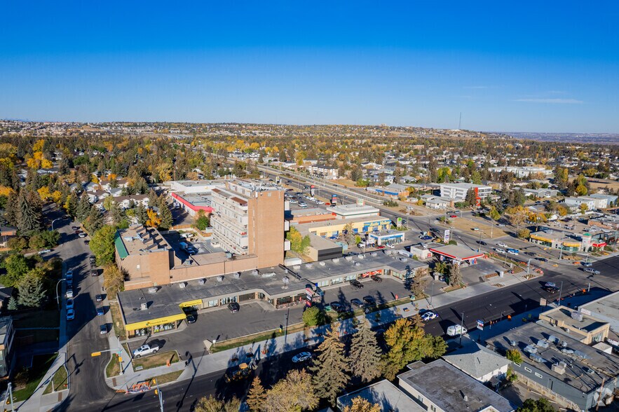 1935 37th St SW, Calgary, AB à louer - Aérien – Image 3 sur 6