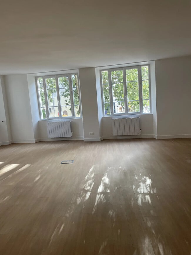 Plus de détails pour 8 Place Sainte-Opportune, Paris - Bureau à louer