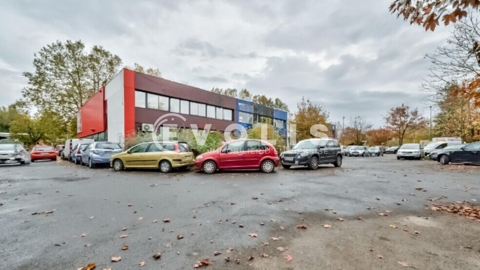 Local d’activités dans Torcy à louer - Photo de l’immeuble – Image 3 sur 4
