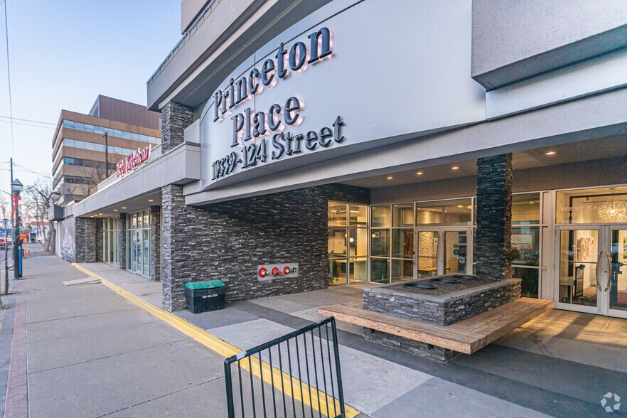 10339 124th St NW, Edmonton, AB à louer - Photo de l’immeuble – Image 3 sur 6