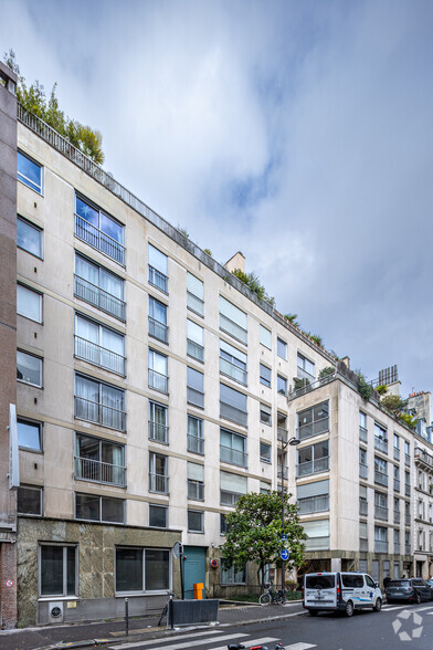 25 Rue De Chazelles, Paris à louer - Photo de l’immeuble – Image 1 sur 2