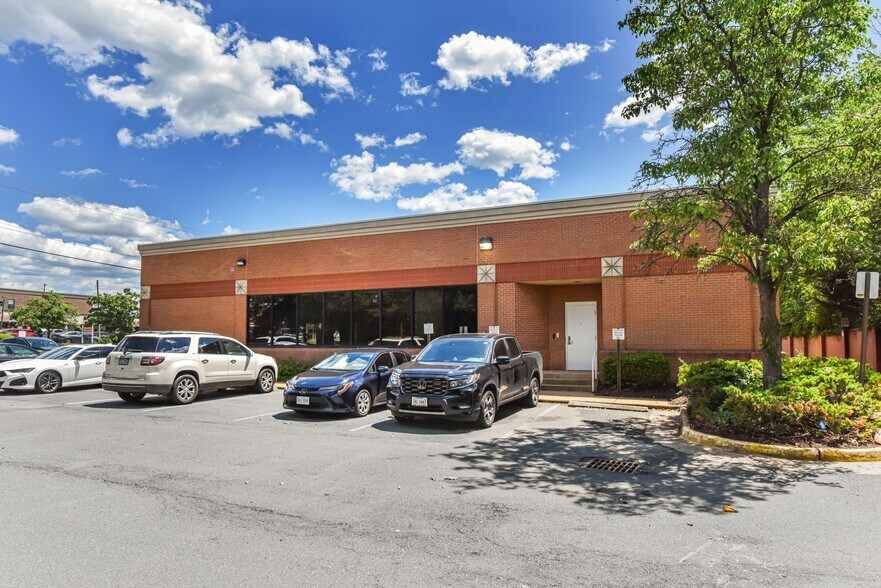 6708 Backlick Rd, Springfield, VA à louer - Photo de l’immeuble – Image 3 sur 5
