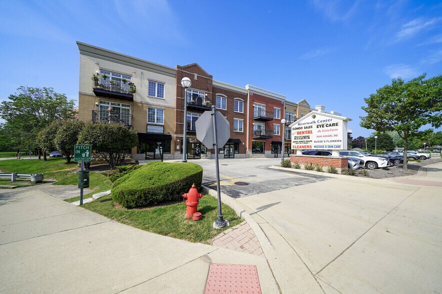 3409 Kirchoff Rd, Rolling Meadows, IL à vendre - Photo de l’immeuble – Image 2 sur 7