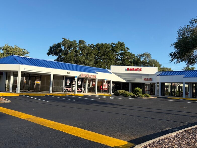 823 County Road 1, Palm Harbor, FL à louer - Photo de l’immeuble – Image 2 sur 4