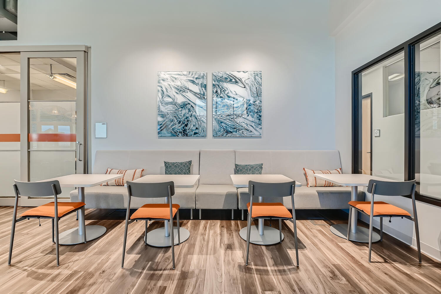 6105 S Main St, Aurora, CO à louer Photo intérieure– Image 1 sur 22